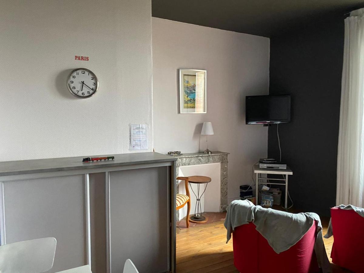 La Gare Bed and Breakfast Gondrin Buitenkant foto