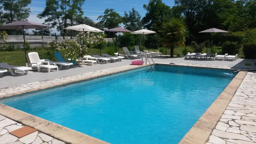 La Gare Bed and Breakfast Gondrin Buitenkant foto