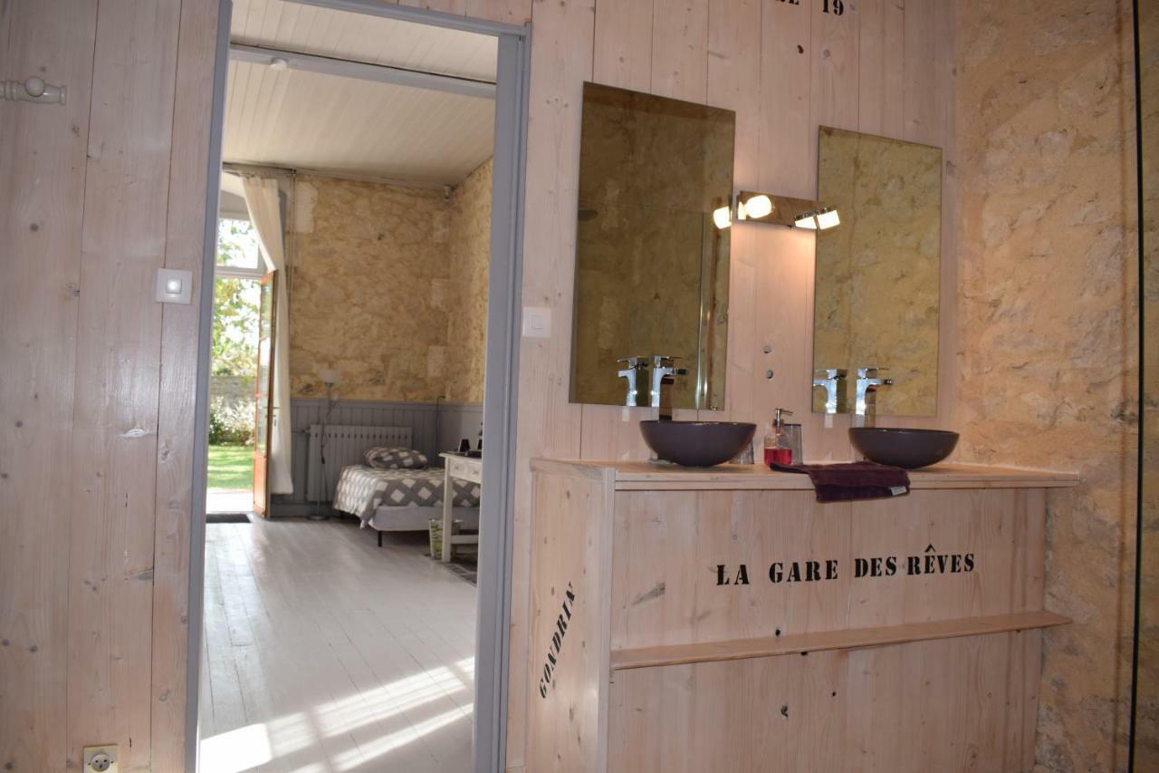 La Gare Bed and Breakfast Gondrin Buitenkant foto